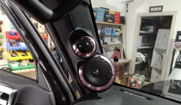 Zalety i wady modyfikacji car audio