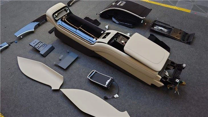 Luksusowe akcesoria do wnętrza samochodu nadają się do tunelu tylnego środkowego podłokietnika Mercedes-Benz klasy S W223