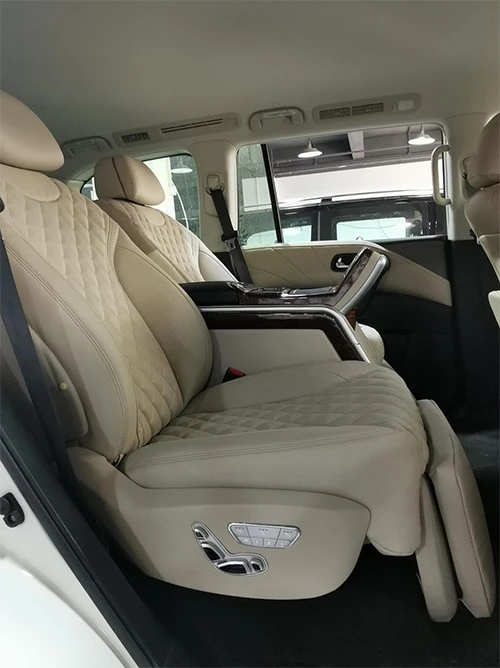 Two-seater for upgrading the rear row of Nissan Patrol