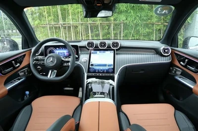 Dostępna jest wersja Mercedes-Benz GLC z długim rozstawem osi