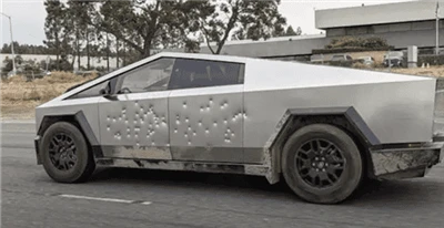 Musk: Cybertruck może oprzeć się tylko kulom poddźwiękowym.