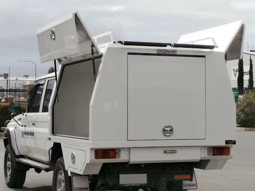 Bi-Fold Doors Bi-Fold Doors