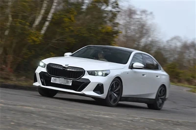 Rdzeń i serce BMW serii 5” swojej marki